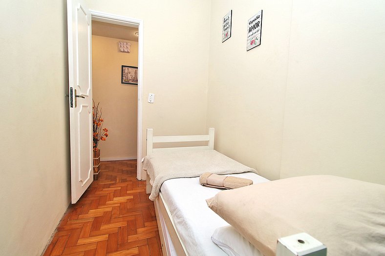 Apartamento aconchegante de 2 quartos p/ 4 pessoas